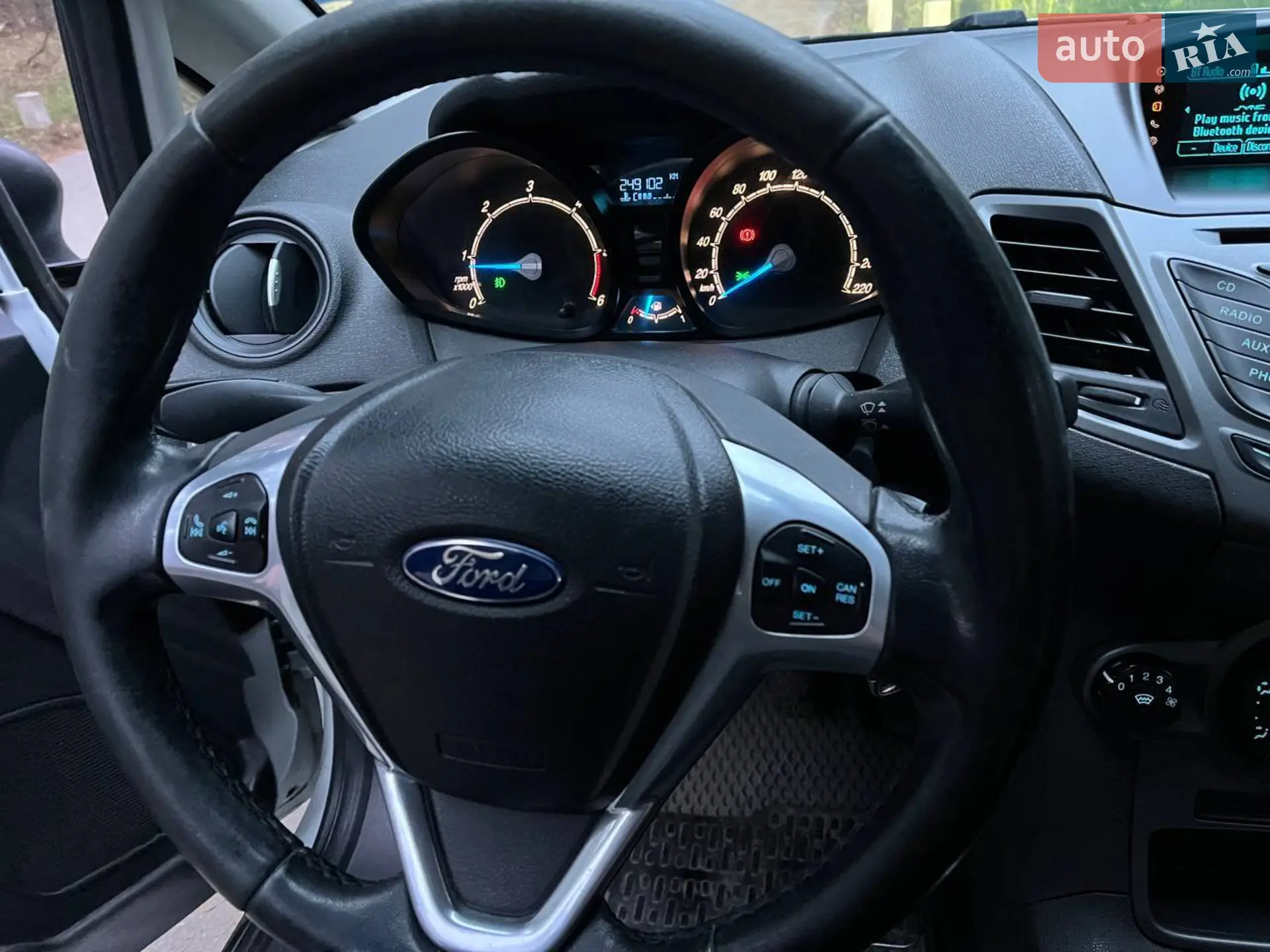 2013 Ford Fiesta - мініатюра 25
