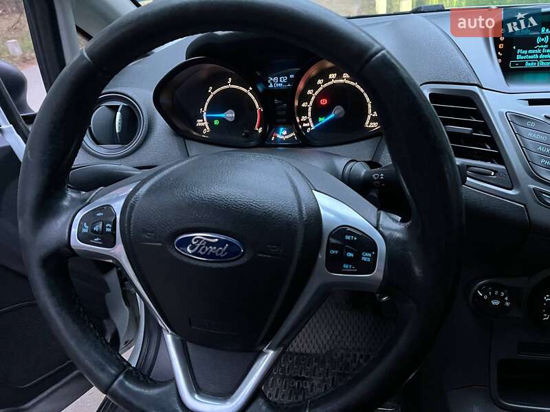 Хэтчбек Ford Fiesta 2013 в Новомосковске фото 25 Хэтчбек Ford Fiesta 2013 в Новомосковске