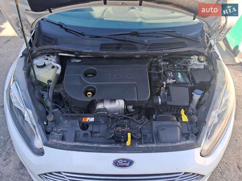 Хэтчбек Ford Fiesta 2013 в Новомосковске фото 32 Хэтчбек Ford Fiesta 2013 в Новомосковске