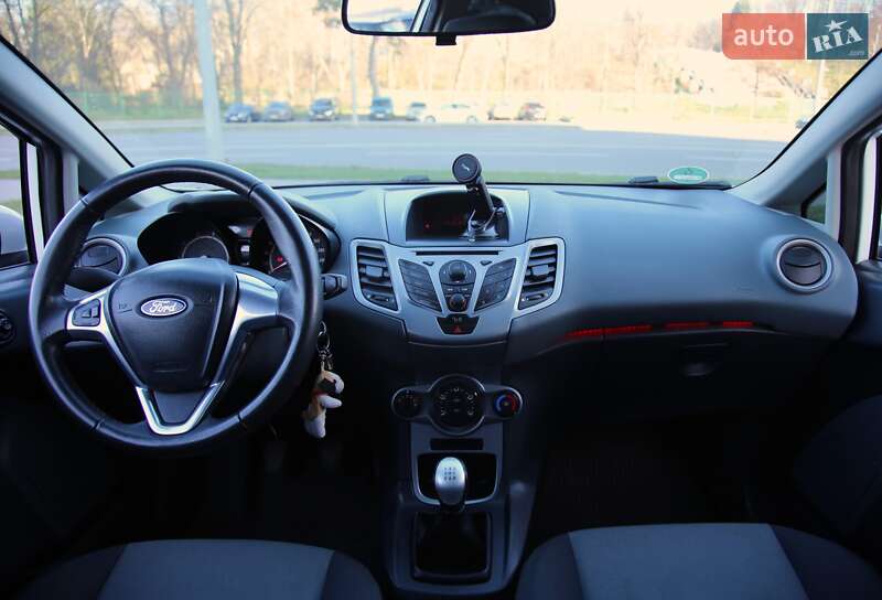 Хэтчбек Ford Fiesta 2010 в Харькове