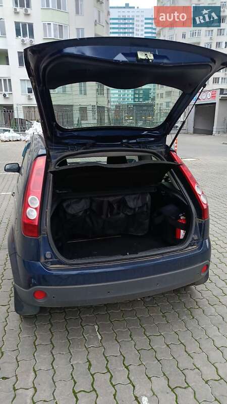 Хэтчбек Ford Fiesta 2006 в Одессе