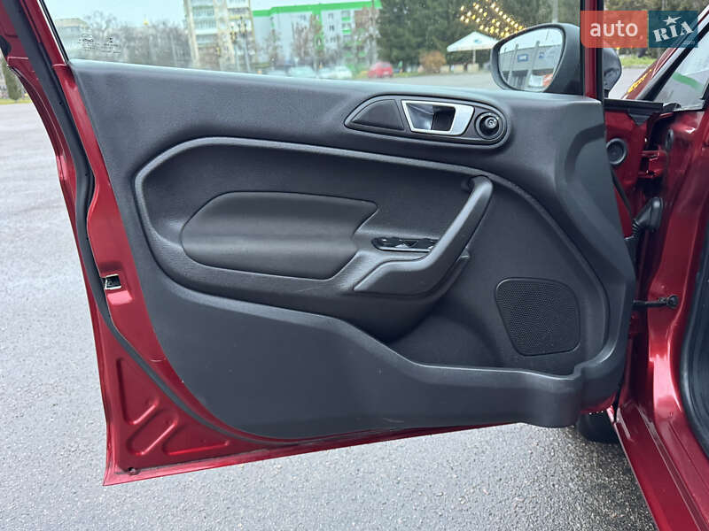 Седан Ford Fiesta 2014 в Рівному