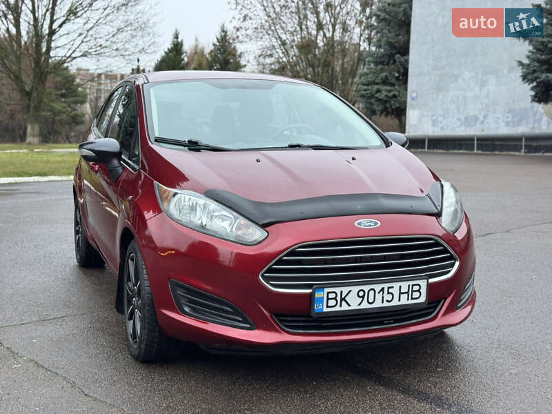 Седан Ford Fiesta 2014 в Рівному