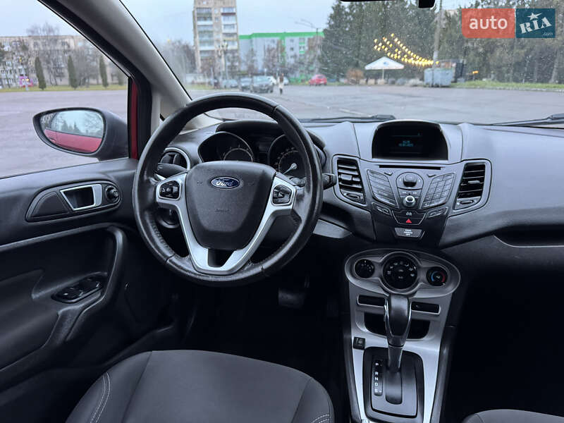 Седан Ford Fiesta 2014 в Рівному