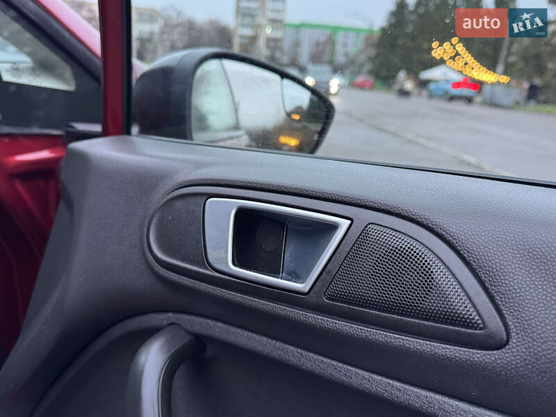 Седан Ford Fiesta 2014 в Рівному