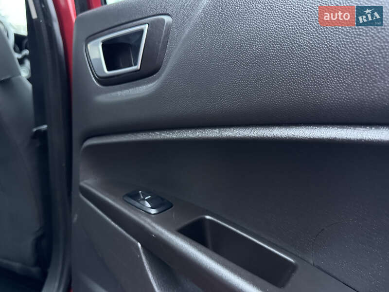 Седан Ford Fiesta 2014 в Рівному