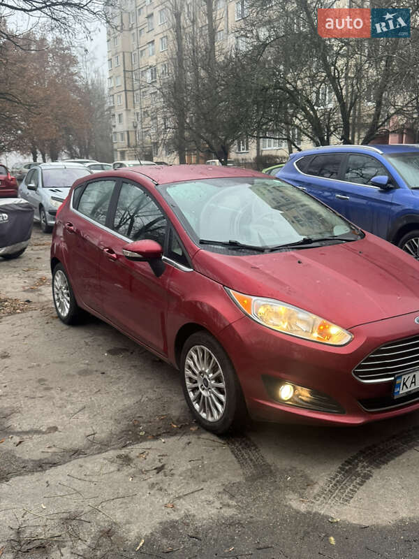 Хетчбек Ford Fiesta 2015 в Києві