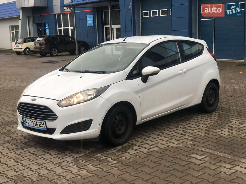 Хэтчбек Ford Fiesta 2013 в Ивано-Франковске