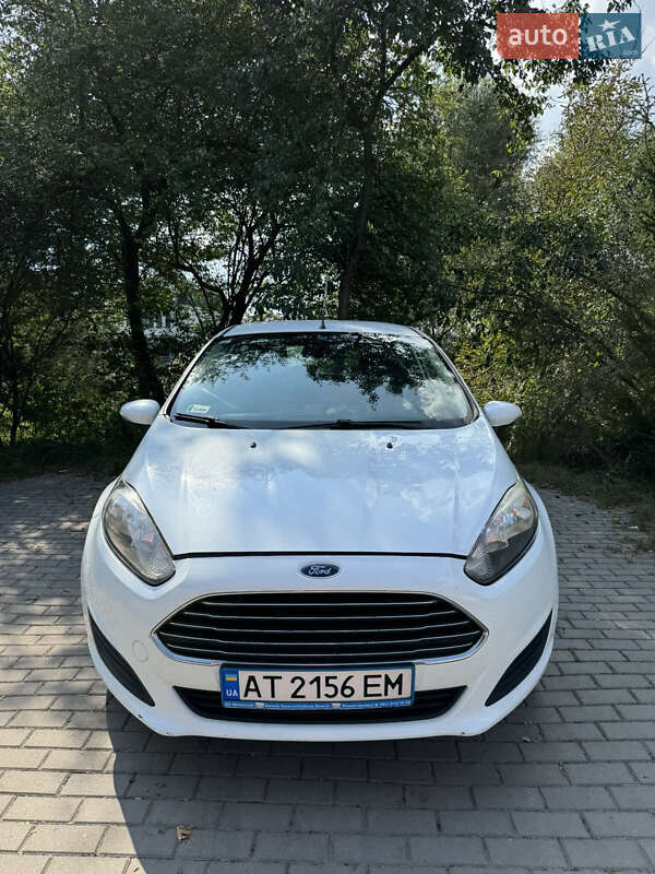Хэтчбек Ford Fiesta 2013 в Ивано-Франковске