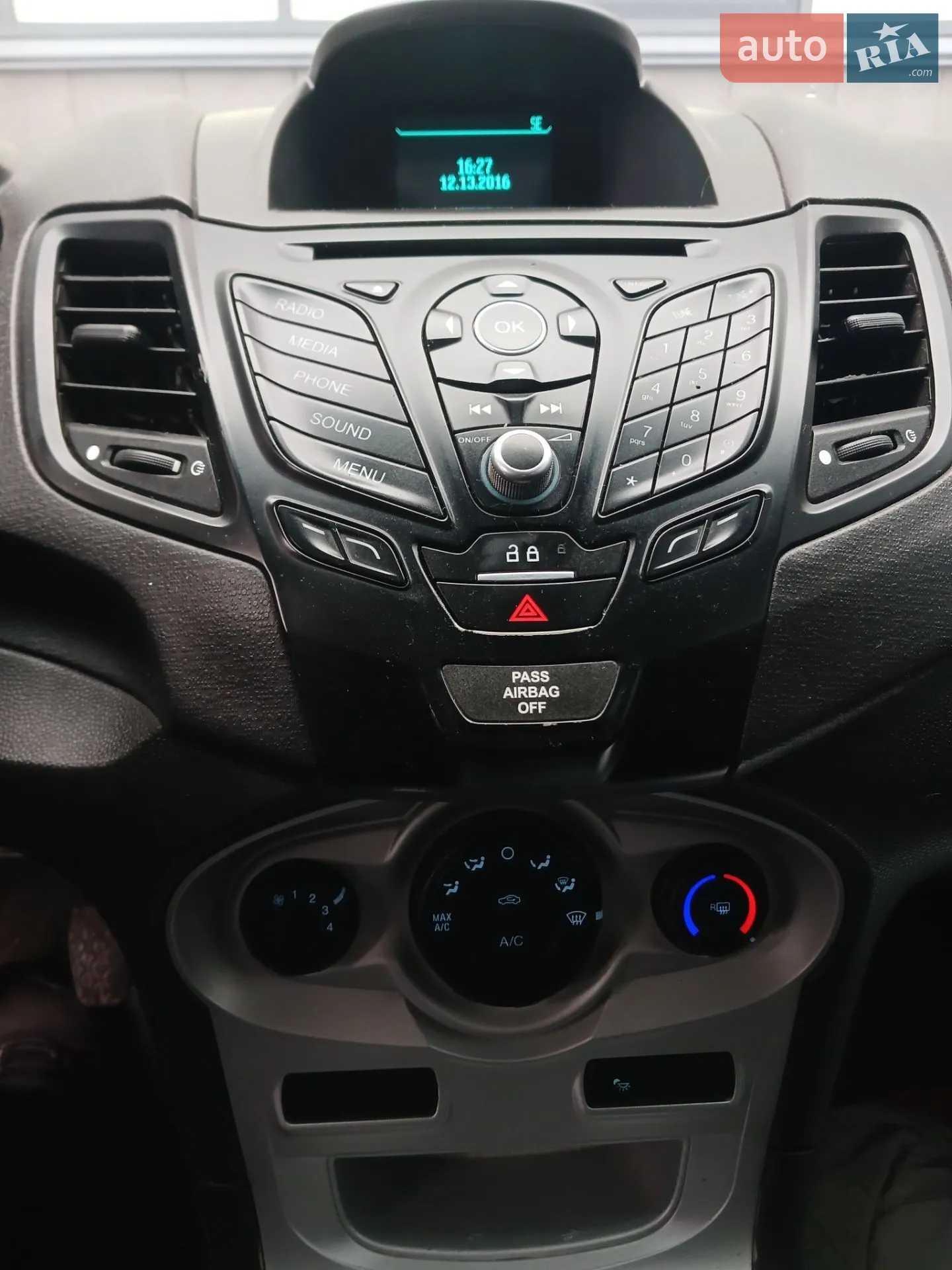2017 Ford Fiesta - мініатюра 26