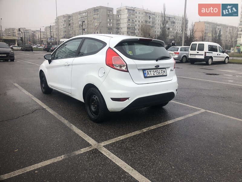 Хэтчбек Ford Fiesta 2013 в Ивано-Франковске