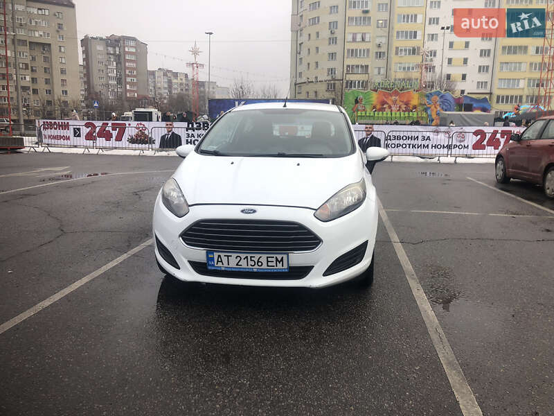 Хэтчбек Ford Fiesta 2013 в Ивано-Франковске