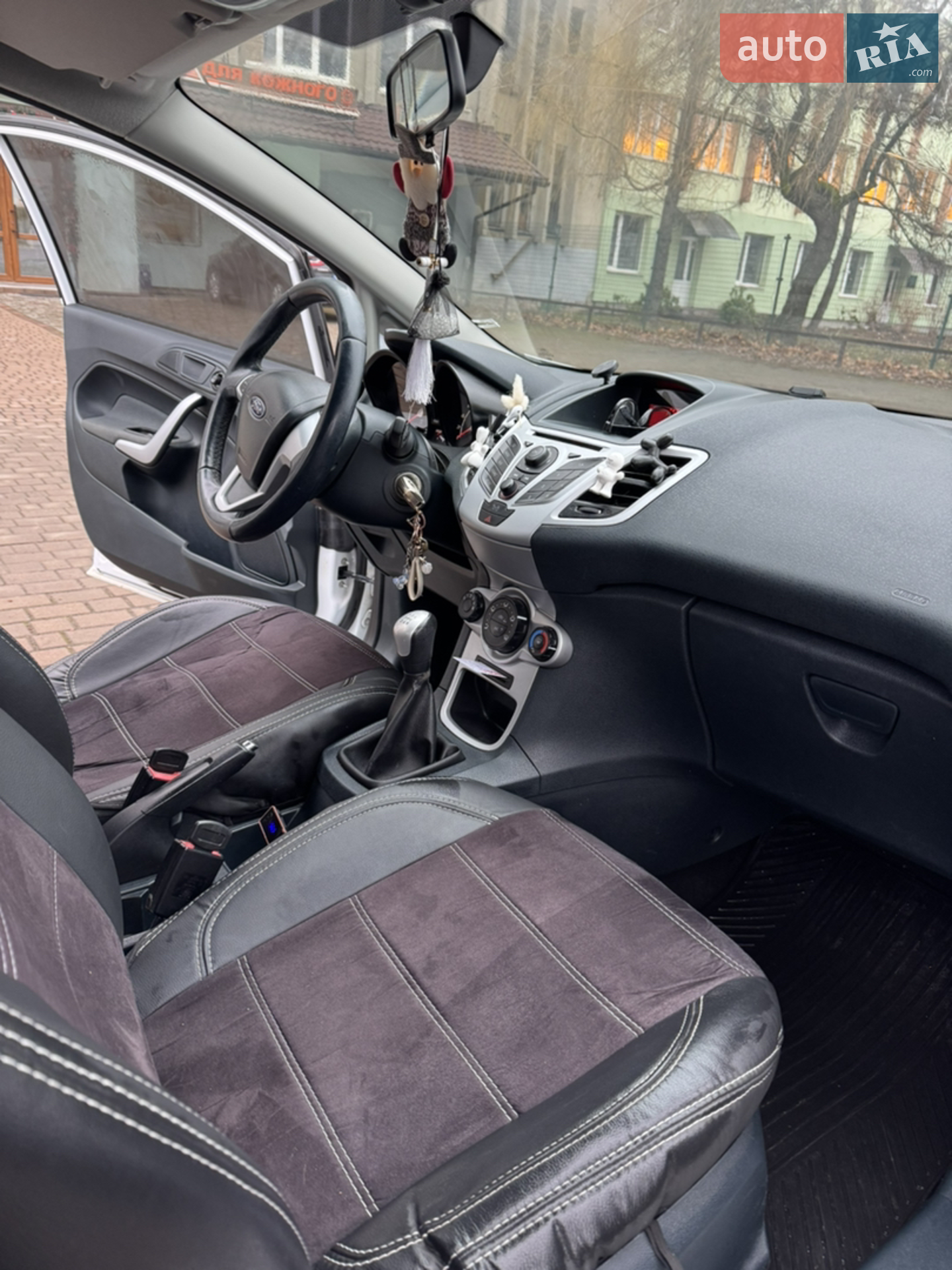 2011 Ford Fiesta - мініатюра 6