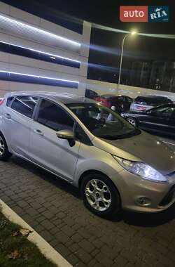 Хэтчбек Ford Fiesta 2010 в Киеве