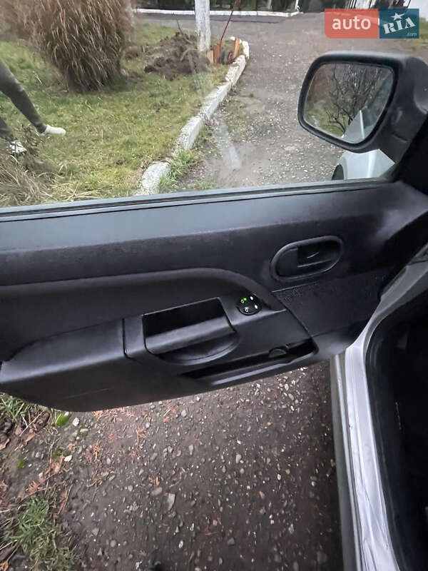 Хэтчбек Ford Fiesta 2007 в Мукачево