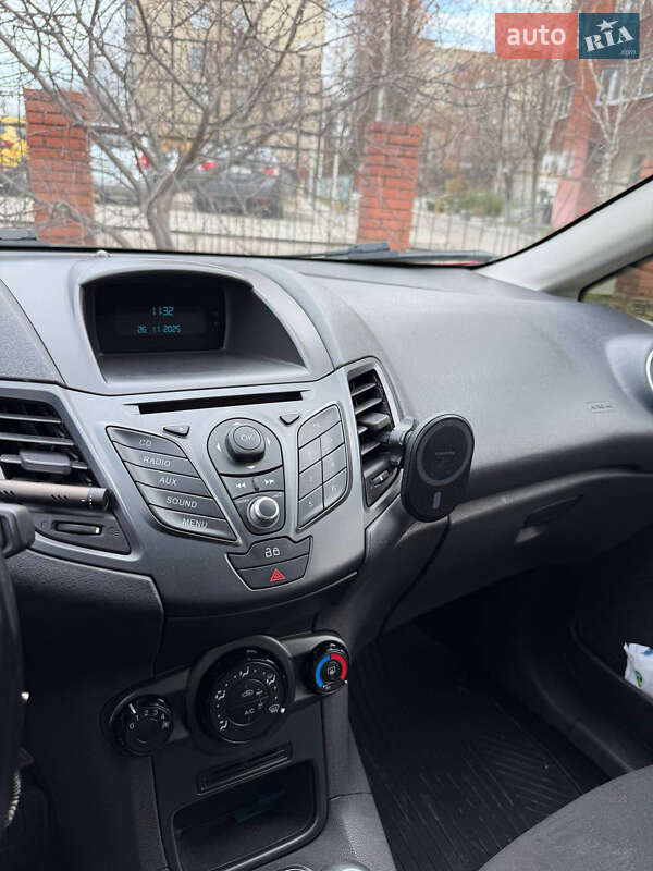 Хэтчбек Ford Fiesta 2013 в Днепре