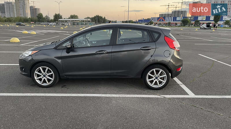 Хэтчбек Ford Fiesta 2016 в Киеве