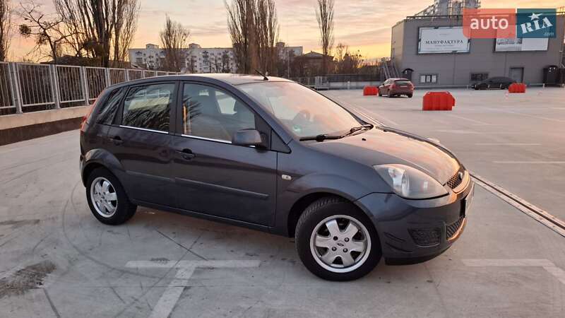 Хетчбек Ford Fiesta 2008 в Києві