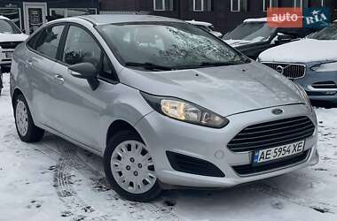 Седан Ford Fiesta 2016 в Днепре