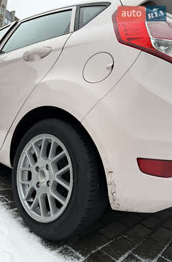 Хетчбек Ford Fiesta 2015 в Черкасах