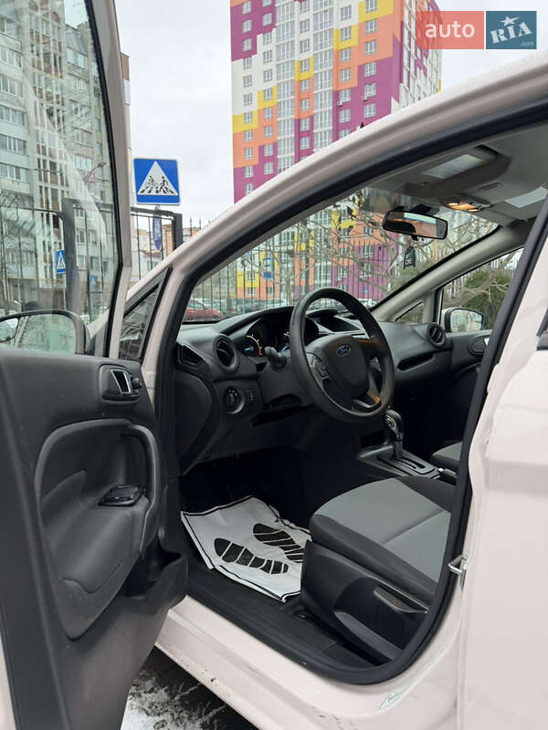 Хэтчбек Ford Fiesta 2015 в Черкассах фото 6 Хэтчбек Ford Fiesta 2015 в Черкассах
