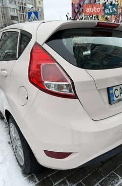 Хетчбек Ford Fiesta 2015 в Черкасах