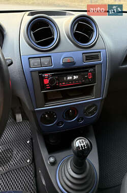 Хэтчбек Ford Fiesta 2007 в Киеве