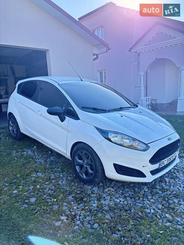 Хетчбек Ford Fiesta 2016 в Трускавці