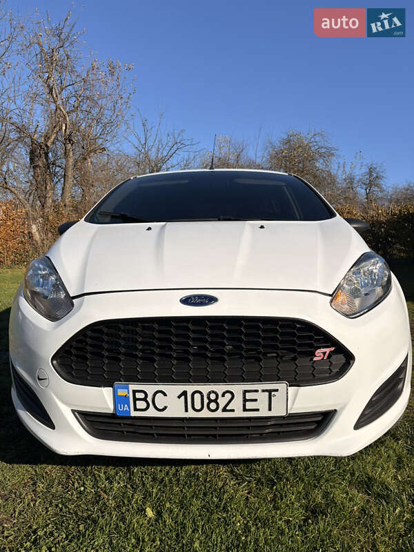 Хетчбек Ford Fiesta 2016 в Трускавці