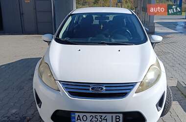 Седан Ford Fiesta 2012 в Сваляві