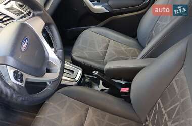 Седан Ford Fiesta 2012 в Сваляве