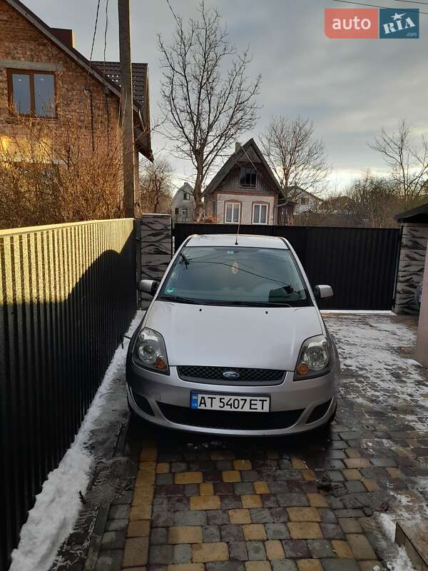 Хэтчбек Ford Fiesta 2008 в Ивано-Франковске
