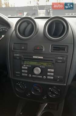 Хэтчбек Ford Fiesta 2008 в Ивано-Франковске