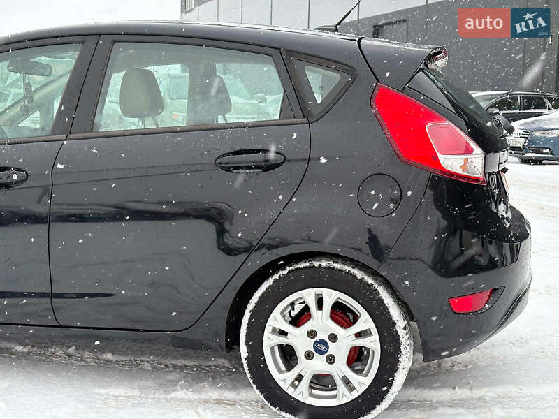 Хетчбек Ford Fiesta 2016 в Львові
