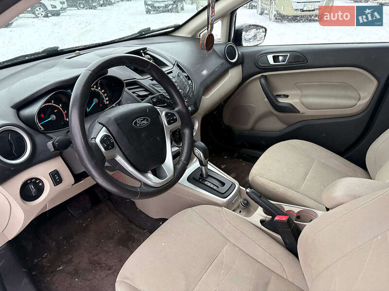 Хетчбек Ford Fiesta 2016 в Львові