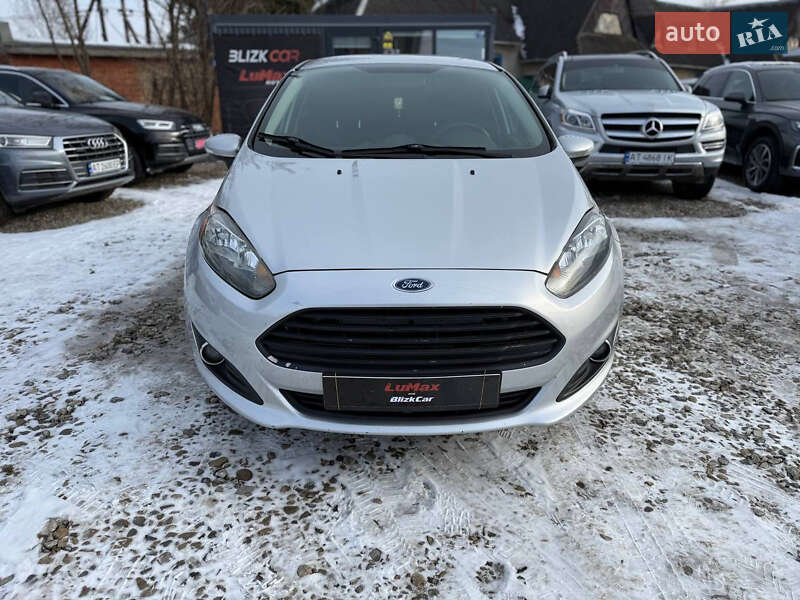 Седан Ford Fiesta 2015 в Коломые