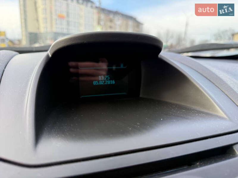 Седан Ford Fiesta 2015 в Коломые