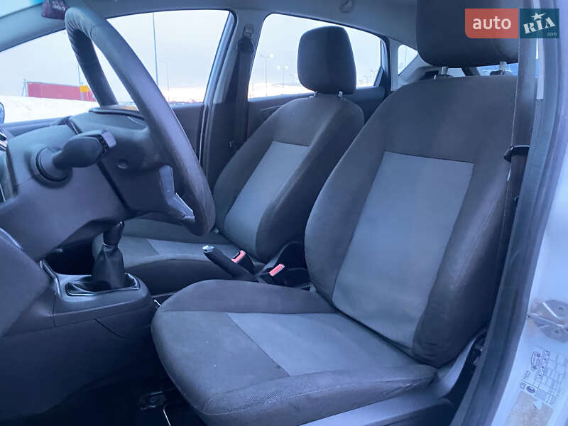 Хетчбек Ford Fiesta 2013 в Львові