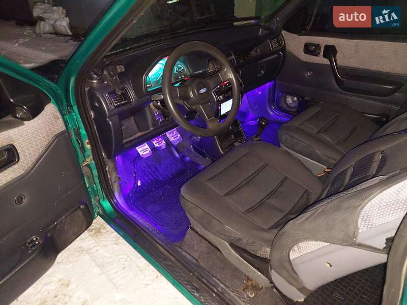 Хэтчбек Ford Fiesta 1993 в Львове