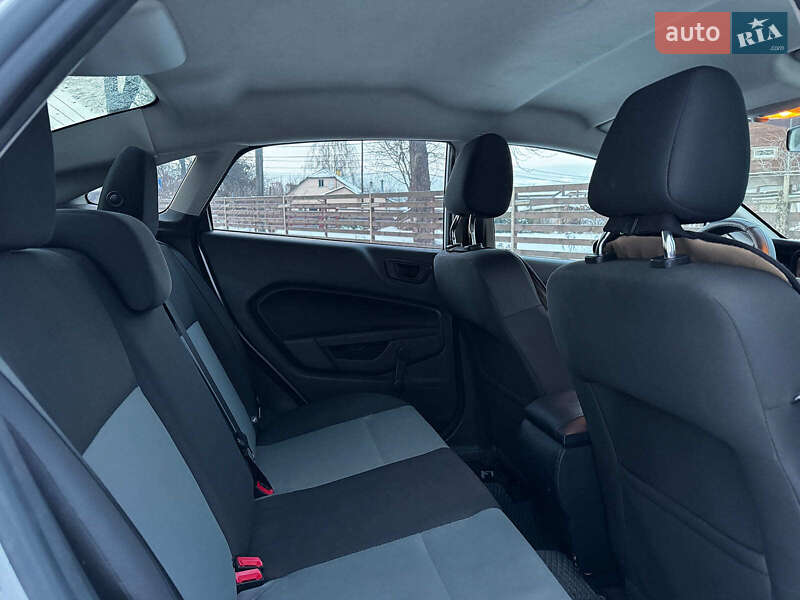 Седан Ford Fiesta 2016 в Киеве фото 22 Седан Ford Fiesta 2016 в Киеве