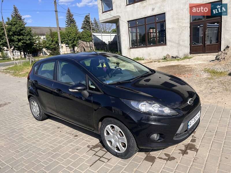 Хэтчбек Ford Fiesta 2010 в Ивано-Франковске