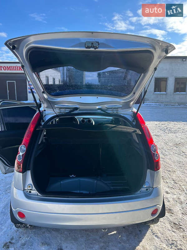 Хэтчбек Ford Fiesta 2006 в Тернополе