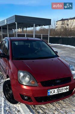 Хэтчбек Ford Fiesta 2006 в Киеве