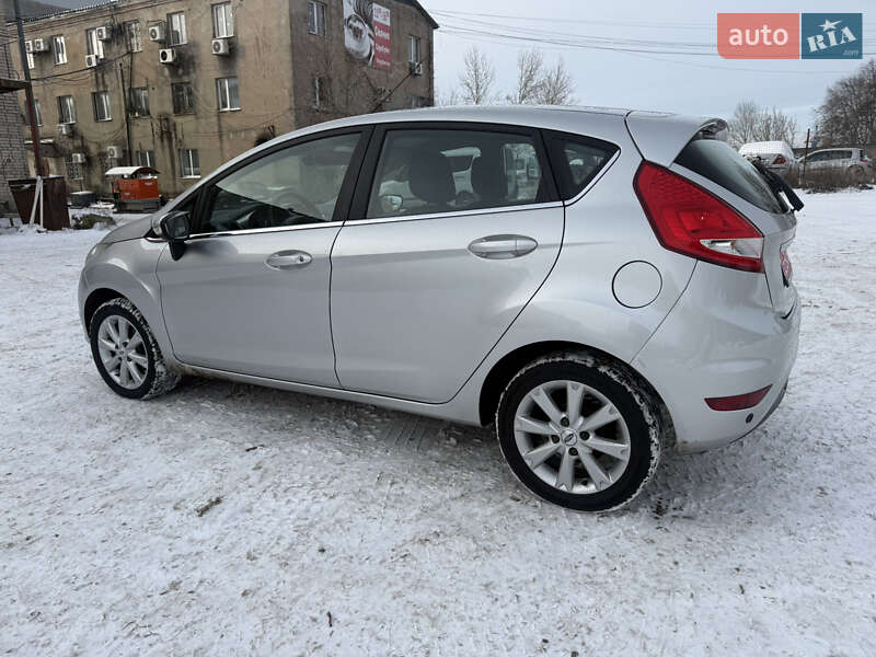 Хэтчбек Ford Fiesta 2010 в Виннице