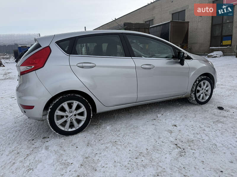 Хэтчбек Ford Fiesta 2010 в Виннице