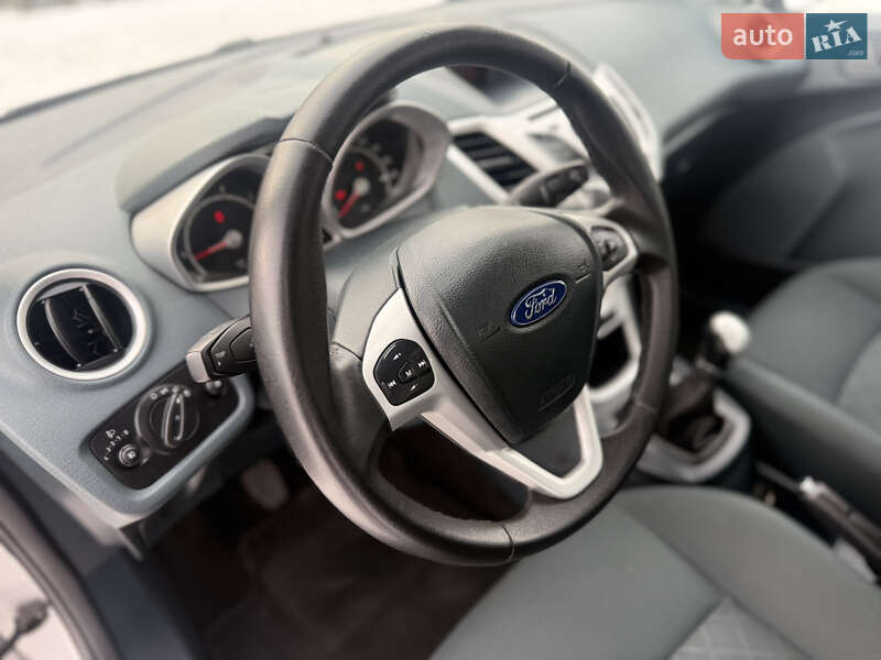 Хэтчбек Ford Fiesta 2010 в Виннице