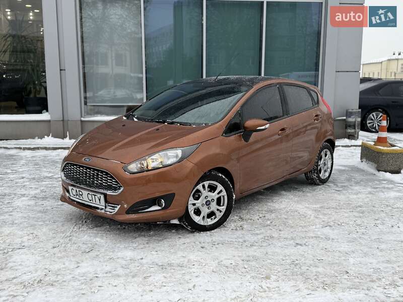 Хетчбек Ford Fiesta 2016 в Києві