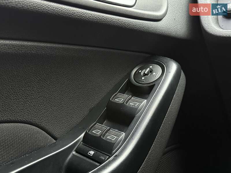 Хетчбек Ford Fiesta 2016 в Києві