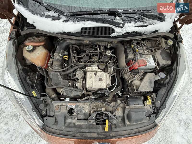 Хетчбек Ford Fiesta 2016 в Києві