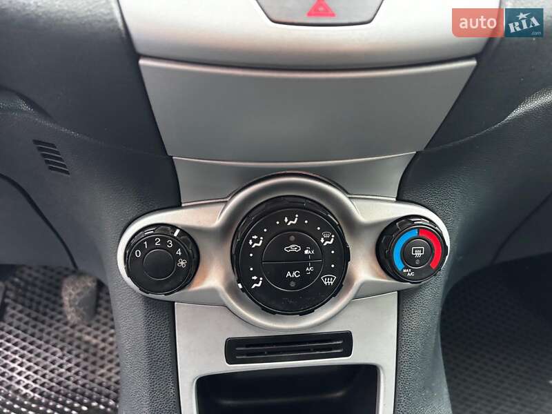 Хэтчбек Ford Fiesta 2012 в Запорожье
